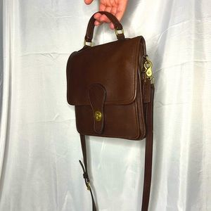 Vintage Brown Leather Coach Station Bag / Crossbody 🤎🎬